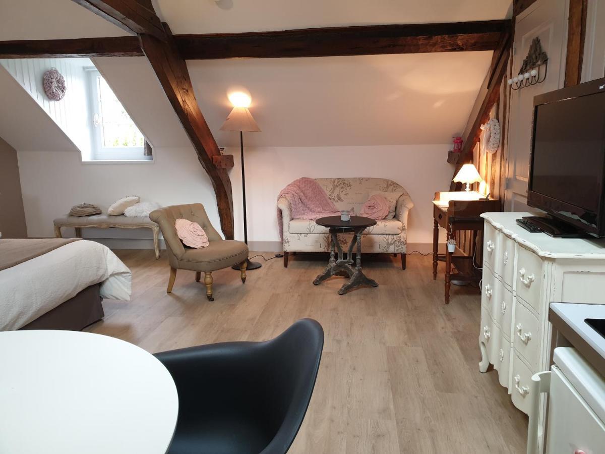D'Anciennes "Chambres De Bonnes" Honfleur Exteriér fotografie