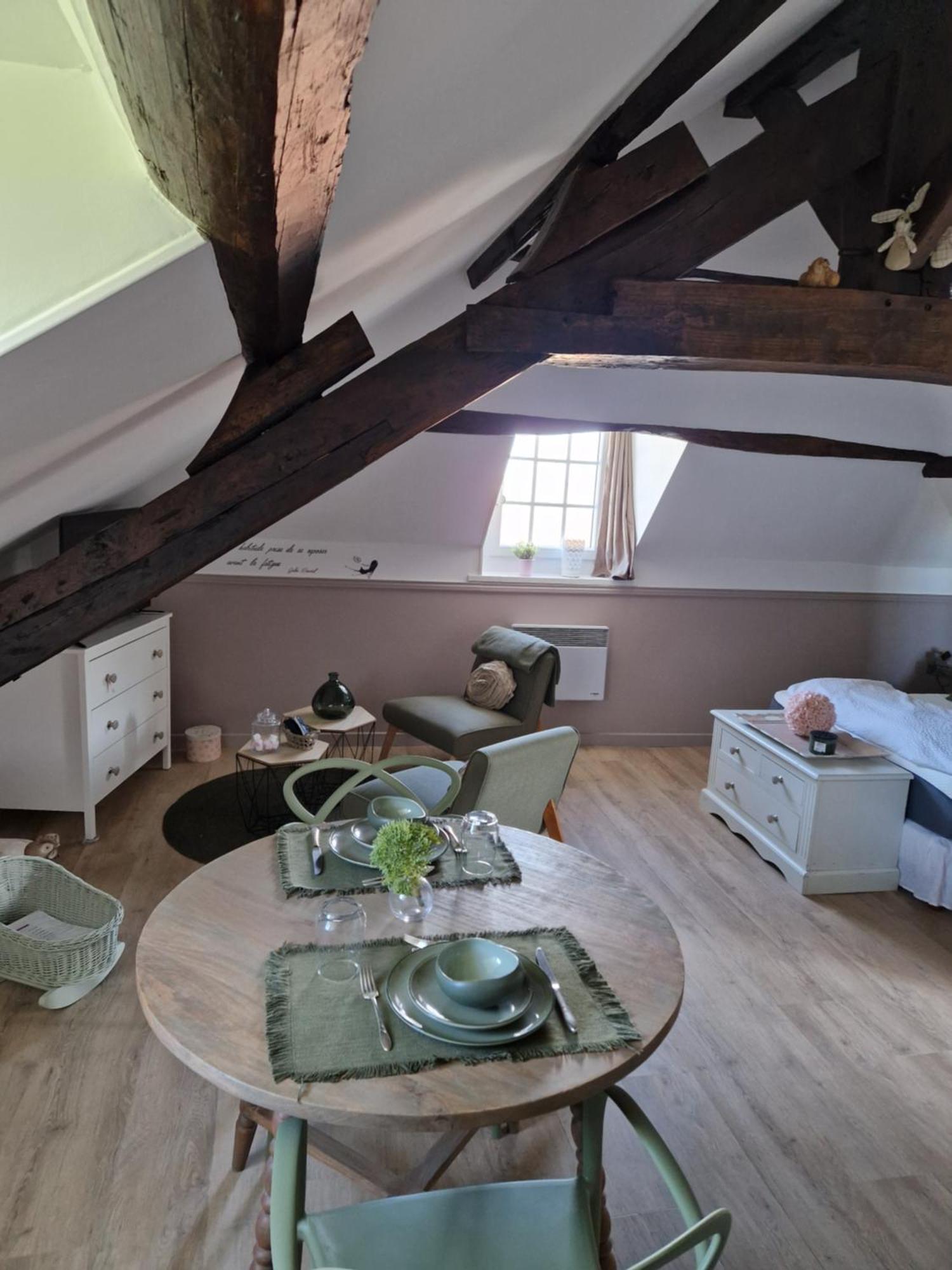 D'Anciennes "Chambres De Bonnes" Honfleur Exteriér fotografie